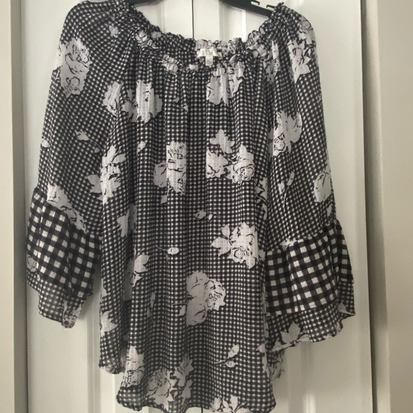 1X Spense - black and white gingham blouse, gathered neckline bell sleeves - Picture 3 of 7